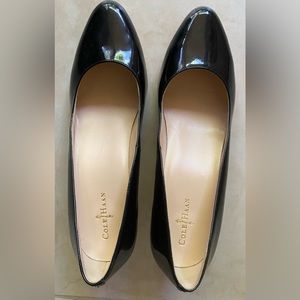 COLE HAAN WOMEN’S BLACK PATENT LEATHER PUMP
